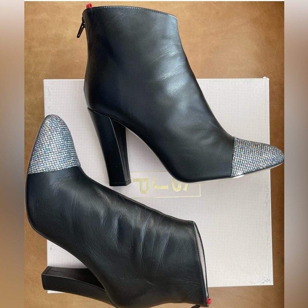 SJP Sarah Jessica Parker Black Rumi Bootie W/ Glitter Toecap, $475 SZ 38 US 8